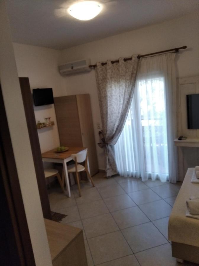 Inanthi Apartment Potos Bagian luar foto