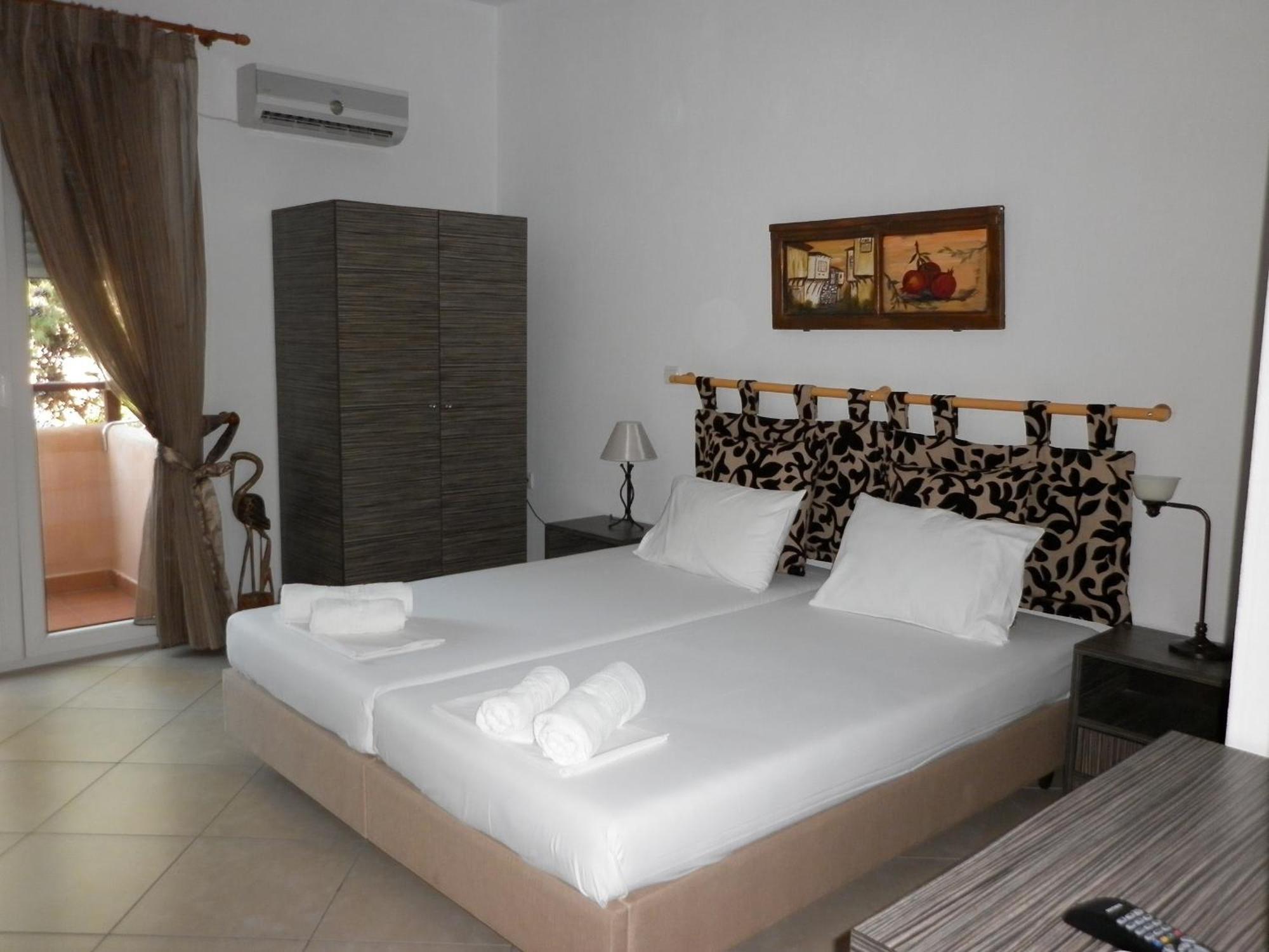Inanthi Apartment Potos Bagian luar foto