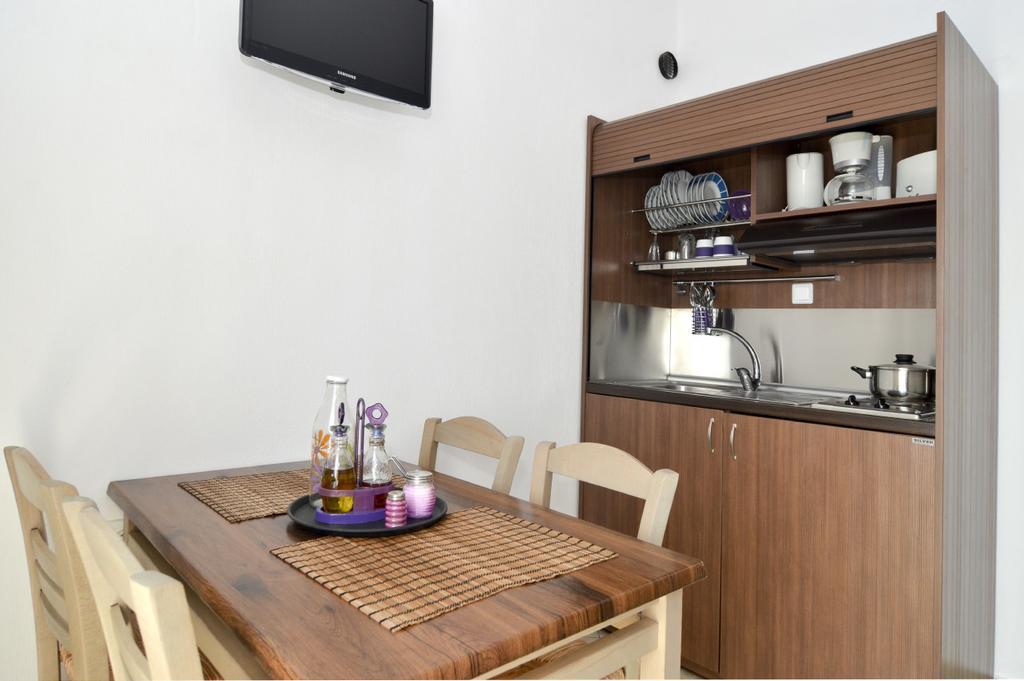 Inanthi Apartment Potos Bagian luar foto