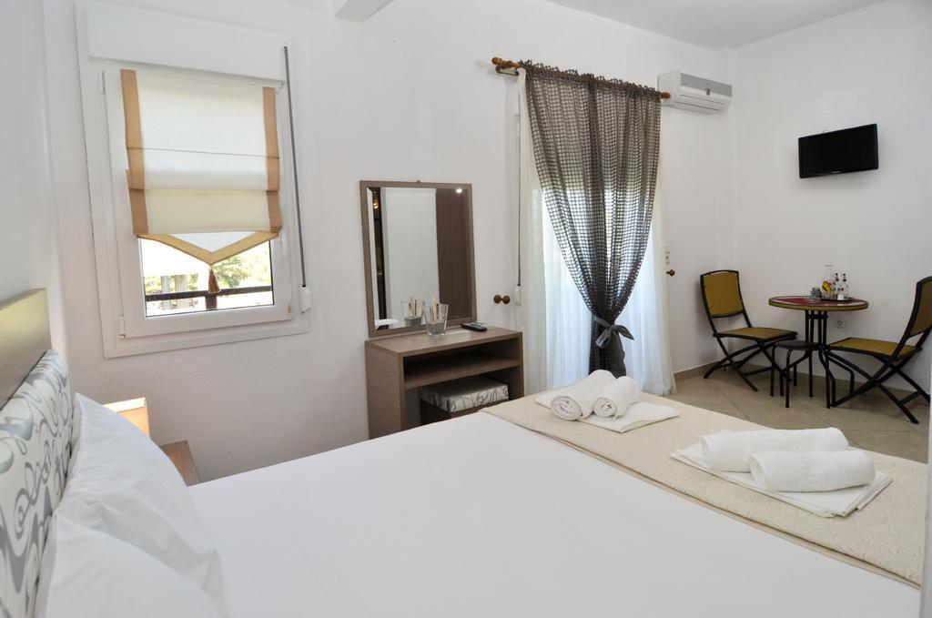 Inanthi Apartment Potos Bagian luar foto