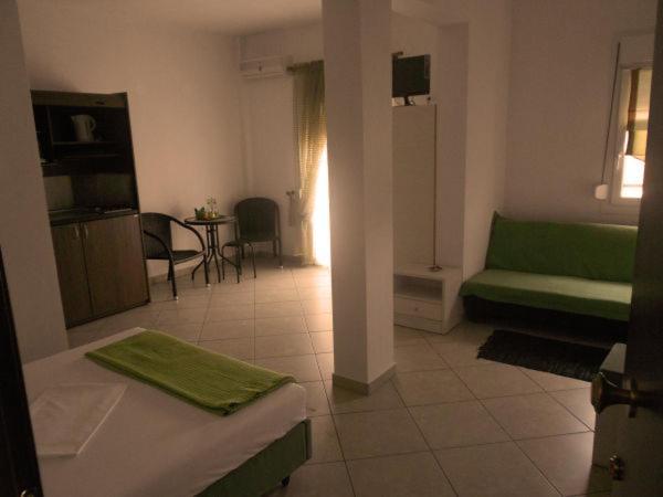 Inanthi Apartment Potos Ruang foto