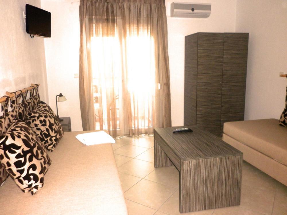 Inanthi Apartment Potos Ruang foto